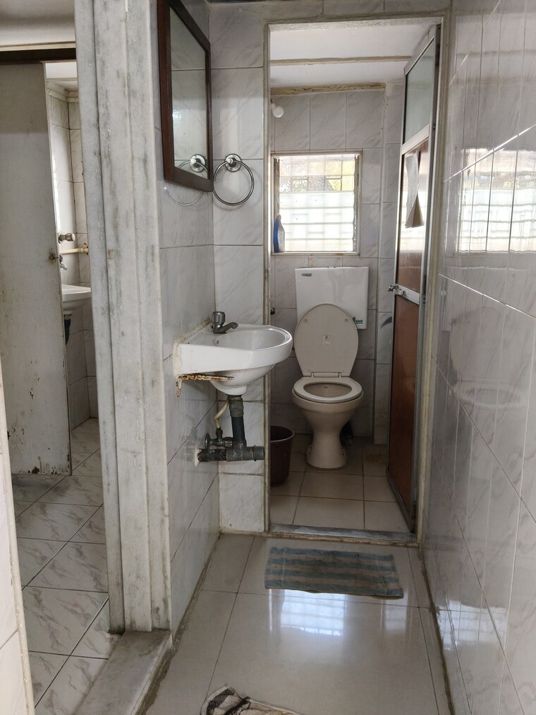 Bathroom, shivai-chs-santacruz-east Commercial Office Space 500 Sq.Ft. In Santacruz East Mumbai 9661155