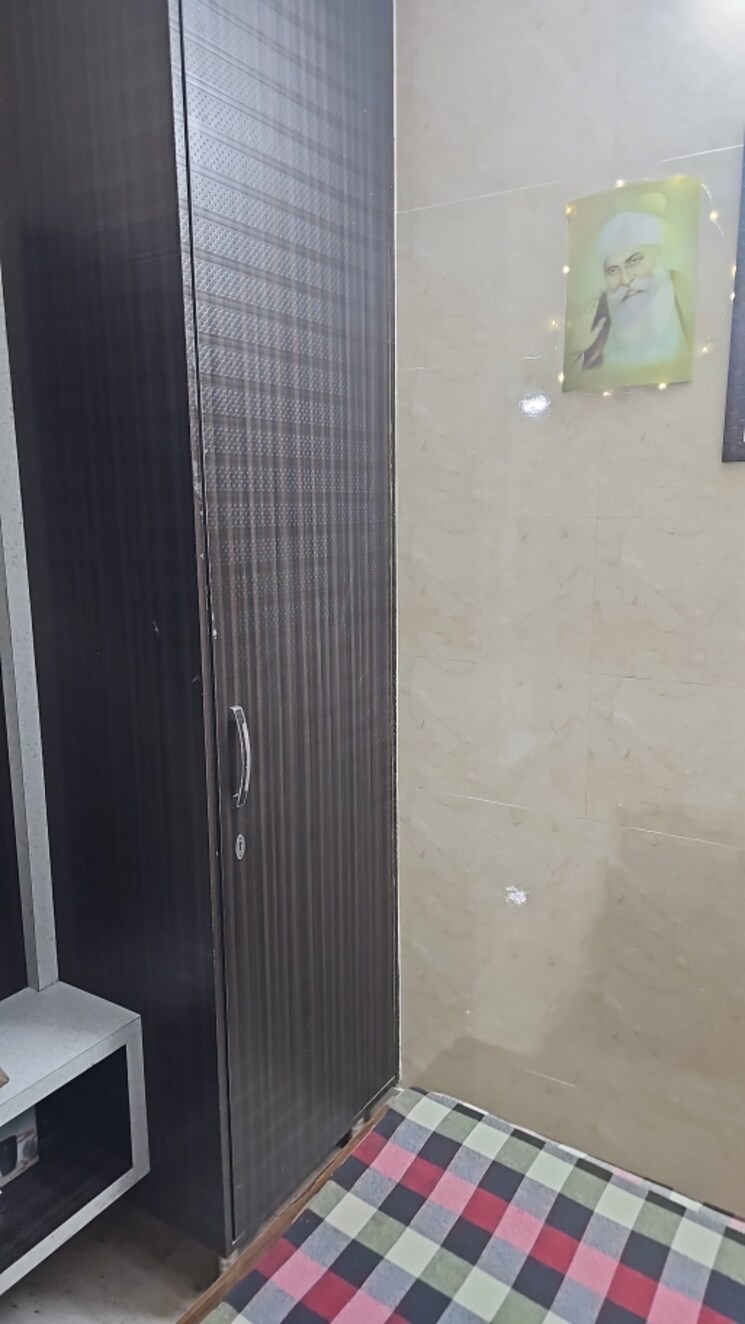 Bathroom, ramesh nagar 2.5 Bedroom 950 Sq.Ft. Builder Floor In Ramesh Nagar Delhi 9661164