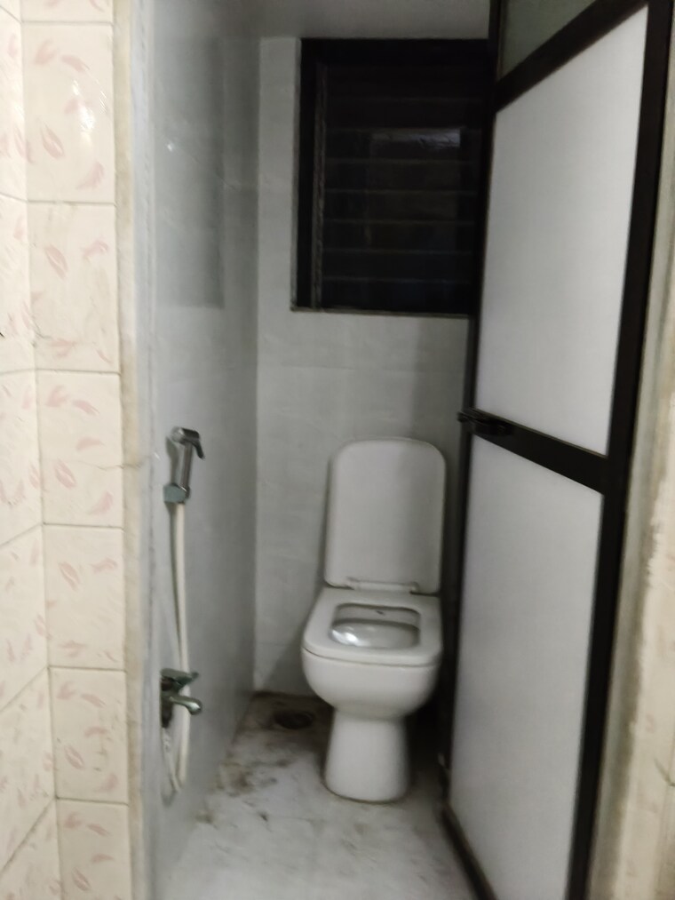 Bathroom, krishna-galaxy-santacruz 1.5 Bedroom 600 Sq.Ft. Apartment In Santacruz East Mumbai 9661161