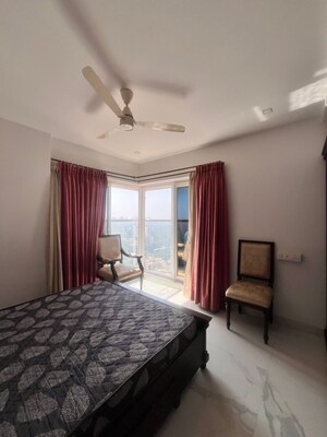 Bedroom in 2 BHK Apartment at Andheri West – for Rent