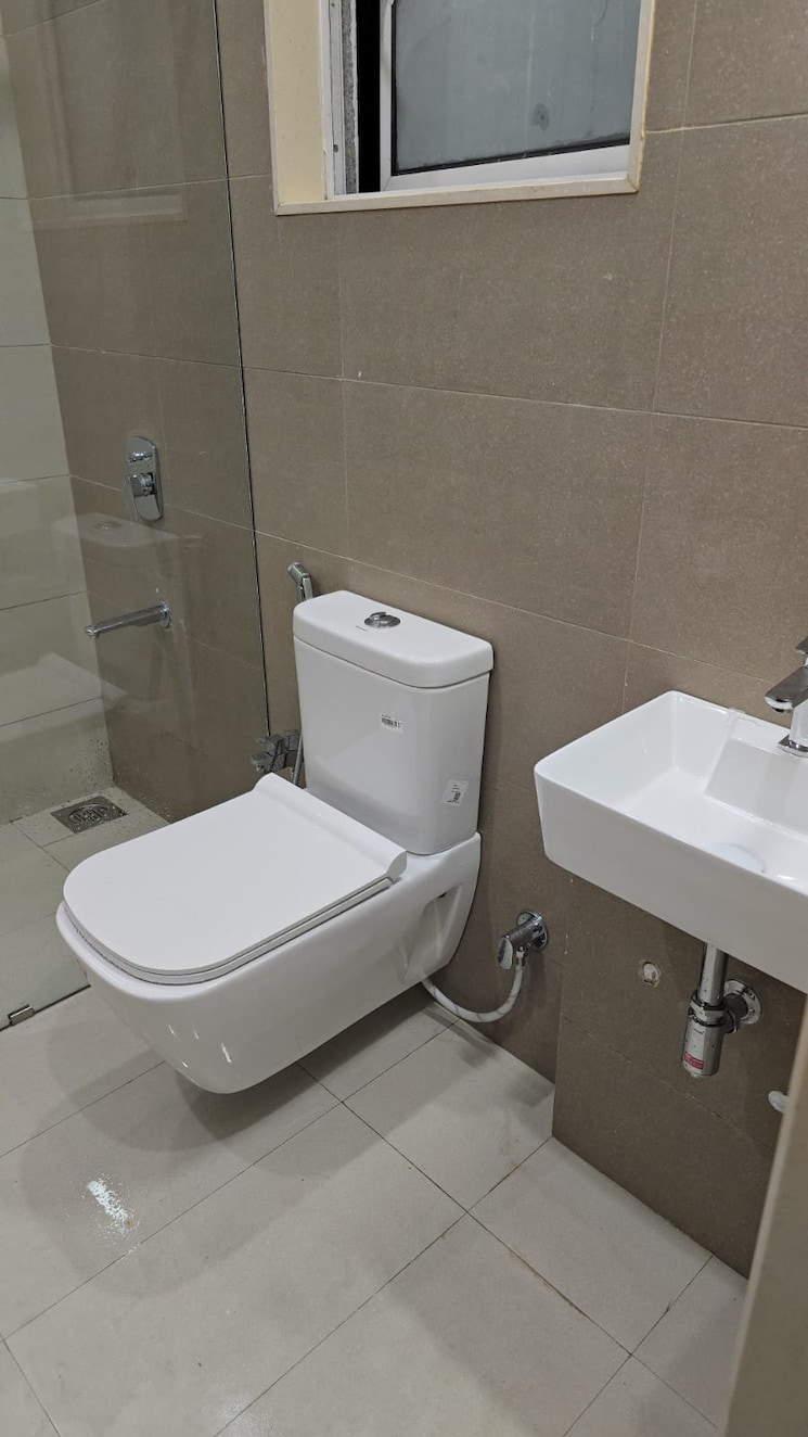 Bathroom, dudhawala-proxima-residences 2 Bedroom 867 Sq.Ft. Apartment In Andheri East Mumbai 9661173