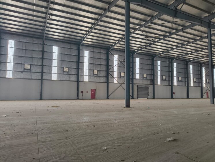  Parking, nagpur airport Commercial Warehouse 80000 Sq.Ft. In Nagpur Airport Nagpur 9661198