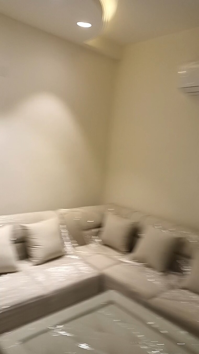 Room, lajpat nagar ii 2 Bedroom 900 Sq.Ft. Builder Floor In Lajpat Nagar ii Delhi 9661204