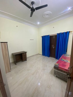  Pg For Rent in Vibhuti Khand