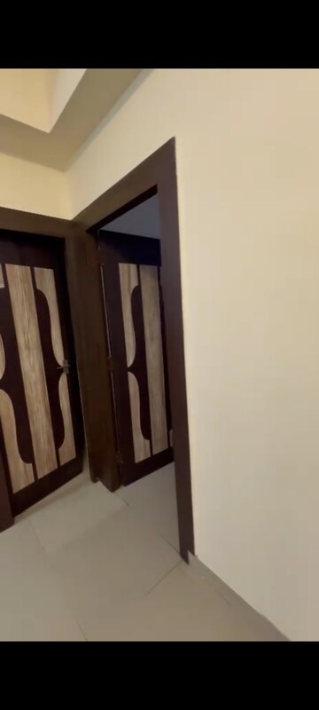 Room in 2.5 BHK Apartment at Galaxy Royale, Gaur City 2 – for Sale