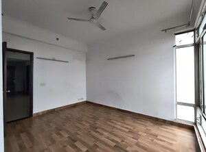 Room in 3 BHK Apartment at Jaypee Kalypso Court, Sector 128 – for Rent