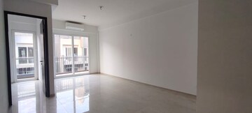 Room in 2.5 BHK Apartment at Smart World Gems, Sector 89 – for Rent