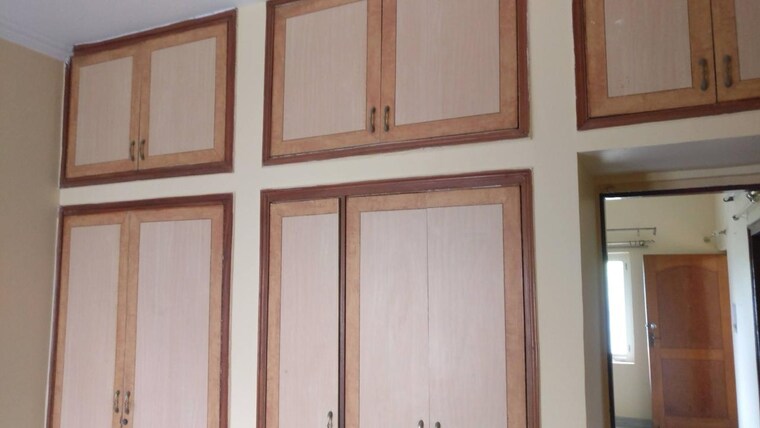 Room, shatabdi-vihar 2 Bedroom 950 Sq.Ft. Apartment In Sector 52 Noida 9661223