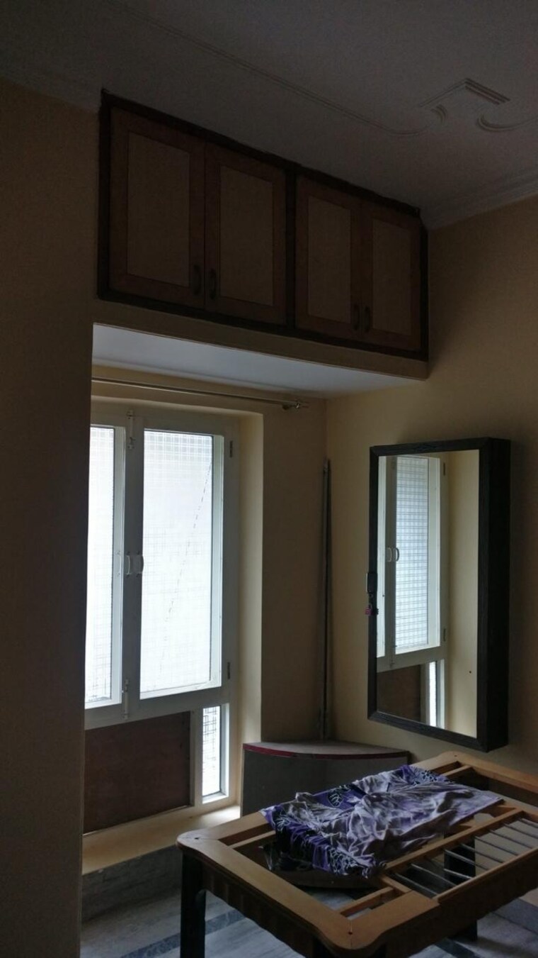 Room, shatabdi-vihar 2 Bedroom 950 Sq.Ft. Apartment In Sector 52 Noida 9661223