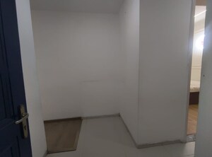 Room in 2 BHK Apartment at Jaypee Greens Pavilion Court, Sector 128 – for Rent