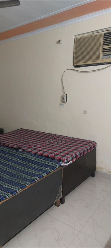 Furnished Amenities in 1 RK Apartment at Sarita Vihar Pocket-C RWA, Sarita Vihar – for Rent