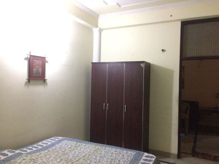 Bedroom, sector 52 3 Bedroom 1250 Sq.Ft. Builder Floor In Sector 52 Noida 9661231
