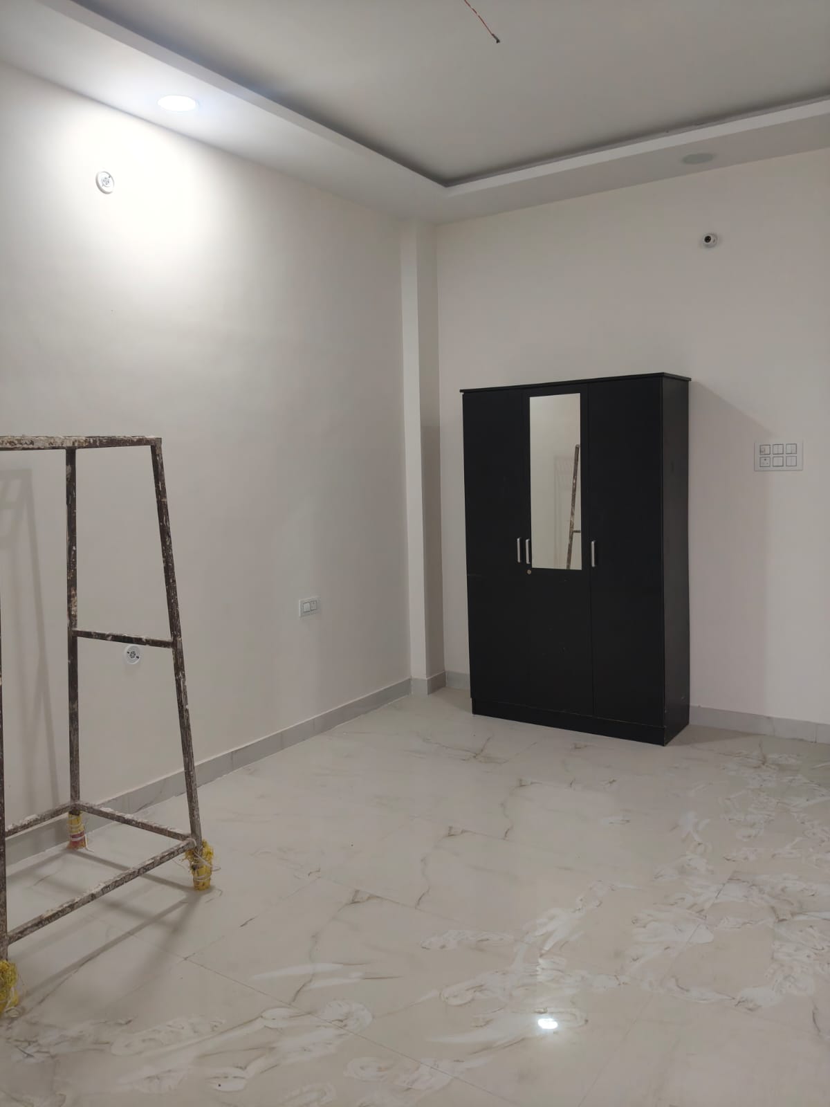 2.5 BHK Independent House For Rent in Aliganj