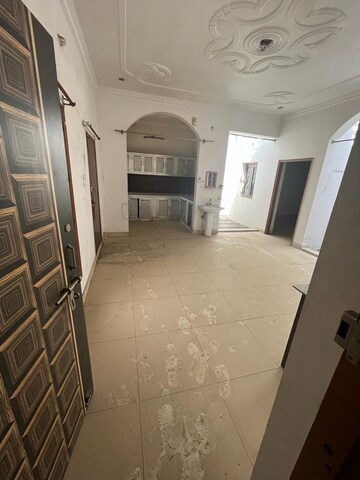 2.5 BHK Independent House For Rent in Aliganj