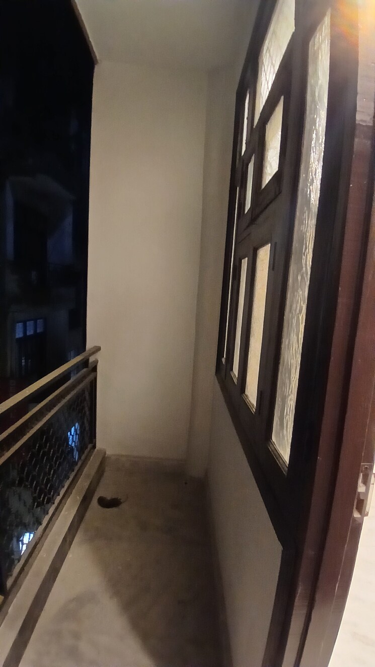 Balcony, zakir nagar 3 Bedroom 900 Sq.Ft. Apartment In Zakir Nagar Delhi 9661282