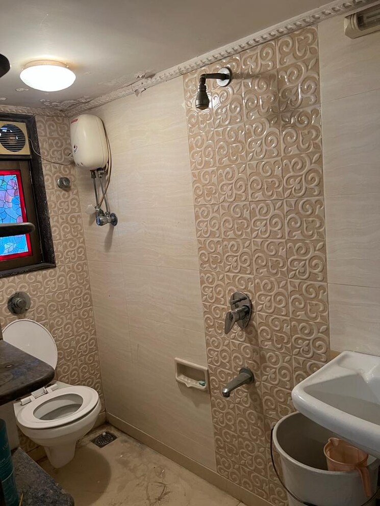 Bathroom, la-view-tower 2 Bedroom 850 Sq.Ft. Apartment In Mahalaxmi Mumbai 9661294