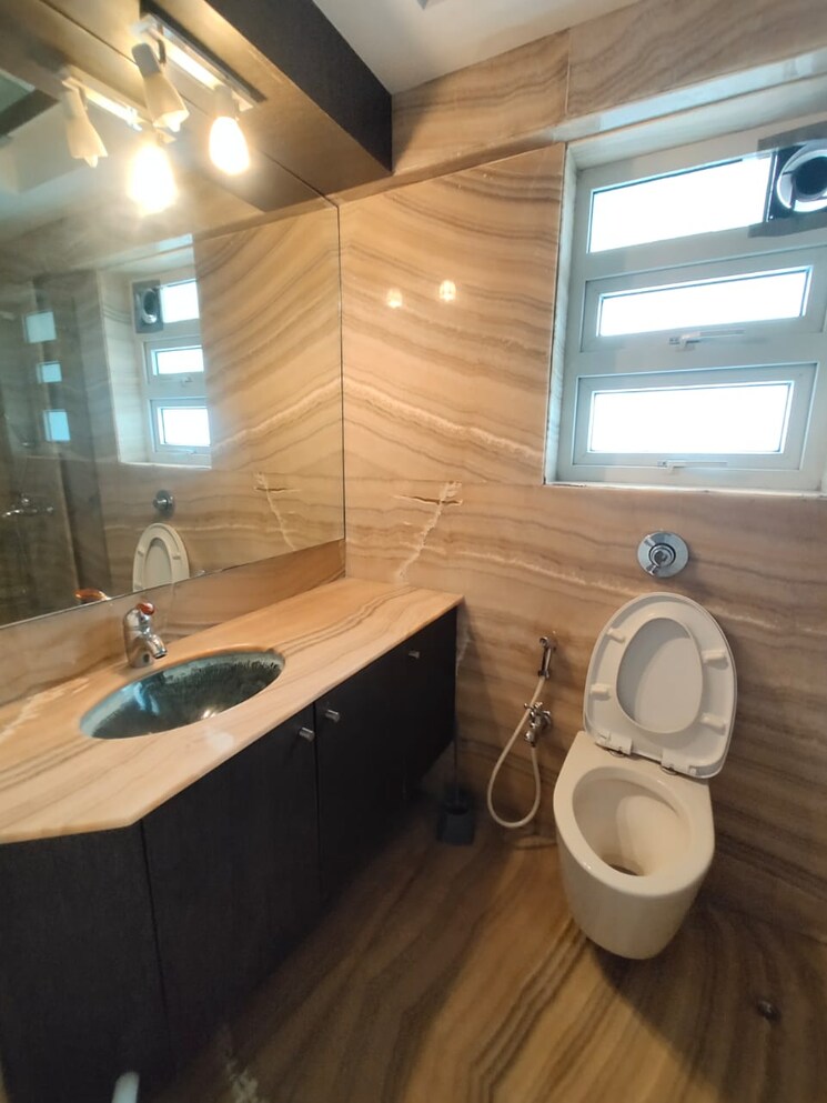 Bathroom, enchante-apartment 4 Bedroom 2700 Sq.Ft. Apartment In Khar West Mumbai 9661302