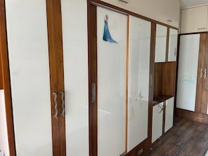 Room in 3 BHK Apartment at Santacruz West – for Sale