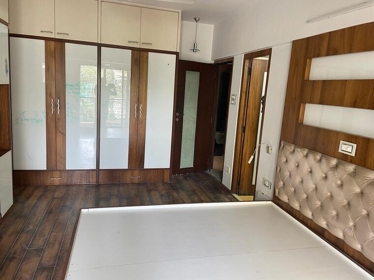 Room, santacruz west 3 Bedroom 1250 Sq.Ft. Apartment In Santacruz West Mumbai 9661309