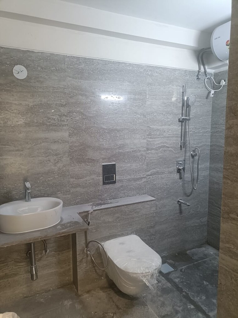 Bathroom, paradigm-artteza 2 Bedroom 676 Sq.Ft. Apartment In Santacruz West Mumbai 9661318