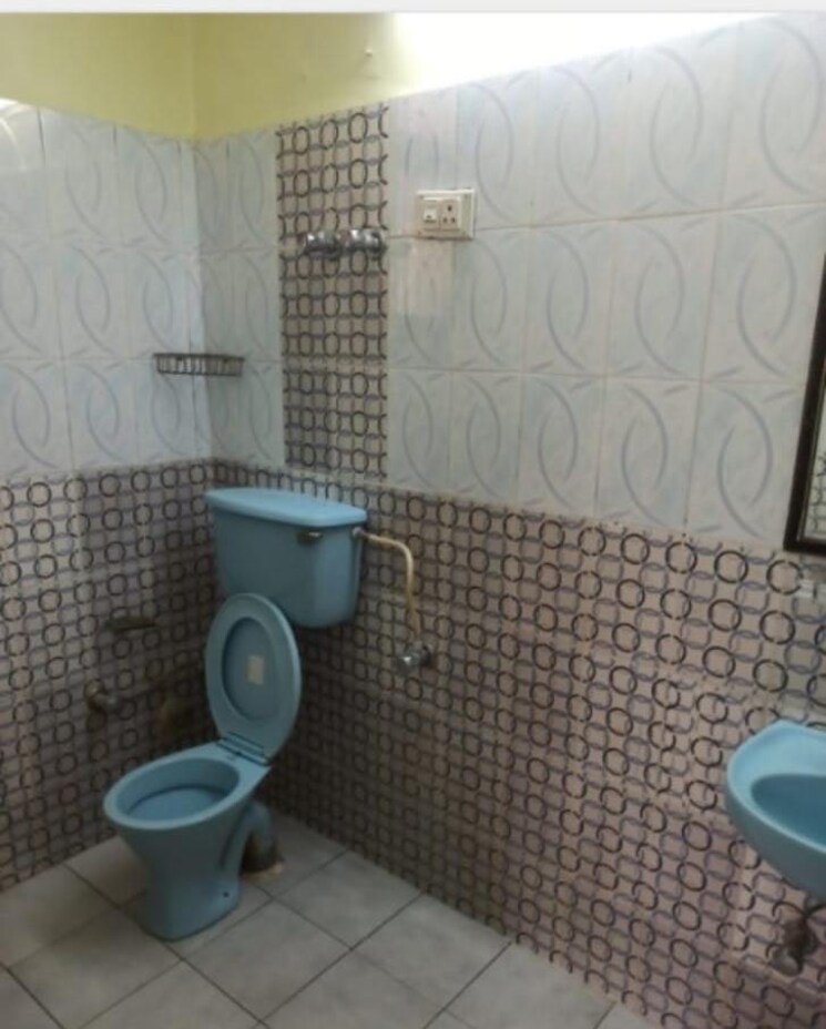 Bathroom, gulmohar-apartments-hazratganj 2 Bedroom 1250 Sq.Ft. Apartment In Hazratganj Lucknow 9661336