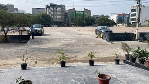 Parking in  Office Space at Gomti Nagar – for Rent