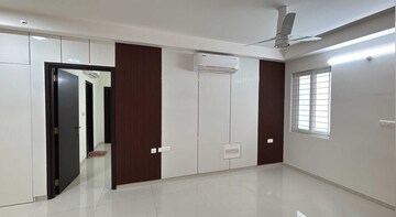 Room in 3 BHK Apartment at Rajapushpa Provincia, Narsingi – for Rent