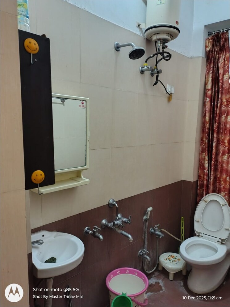 Bathroom, gomti nagar 1 Bedroom 800 Sq.Ft. Independent House In Gomti Nagar Lucknow 9661358
