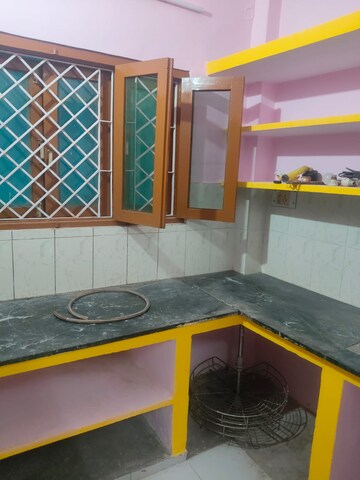 Bedroom in 2.5 BHK Independent House at Aliganj – for Rent