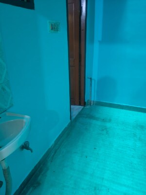 2.5 BHK Independent House For Rent in Aliganj