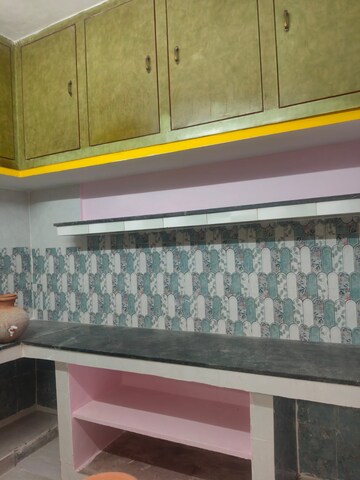 Bedroom in 2.5 BHK Independent House at Aliganj – for Rent