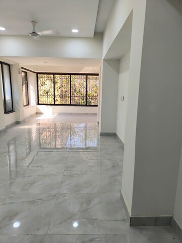 Room in 3 BHK Apartment at Mangal Kripa CHS, Santacruz West – for Rent