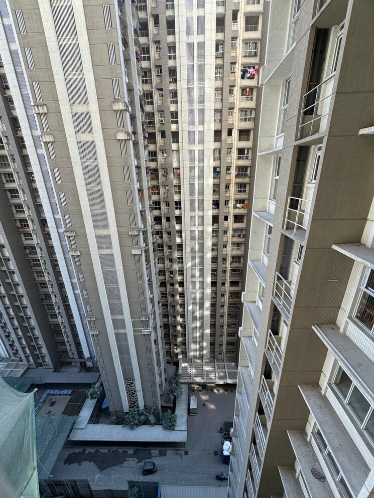 Balcony, lodha-amara 1 Bedroom 446 Sq.Ft. Apartment In Kolshet Road Thane 9661361