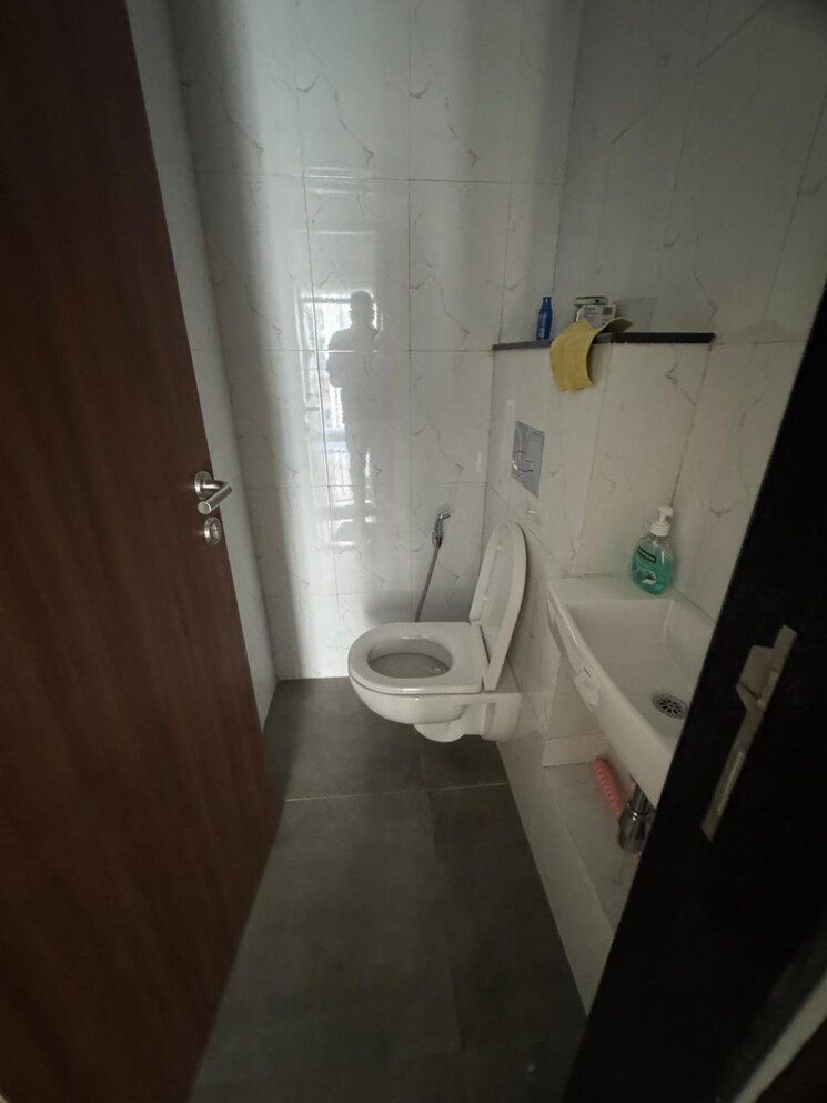 Bathroom, lodha-amara 1 Bedroom 446 Sq.Ft. Apartment In Kolshet Road Thane 9661361
