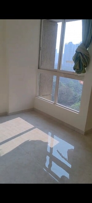 Furnished Amenities in 1.5 BHK Apartment at Lodha Amara, Kolshet Road – for Sale