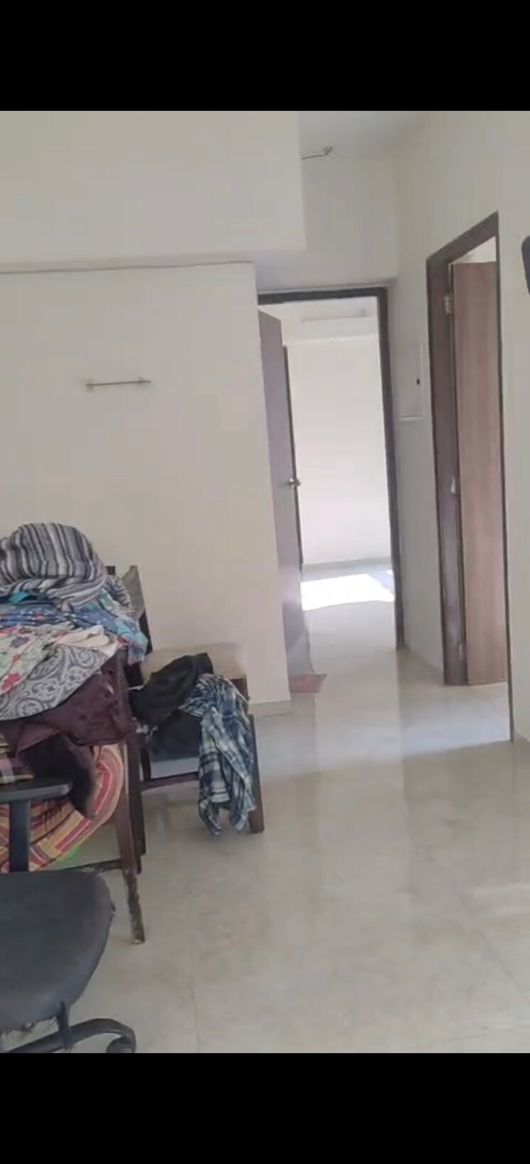  Parking, lodha-amara 1.5 Bedroom 550 Sq.Ft. Apartment In Kolshet Road Thane 9661367