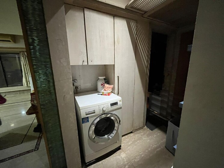 Bathroom, parinee-anand-villa 3 Bedroom 2250 Sq.Ft. Apartment In Santacruz West Mumbai 9661366