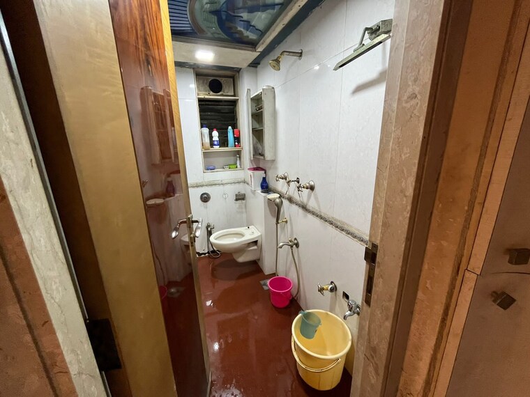 Bathroom, parinee-anand-villa 3 Bedroom 2250 Sq.Ft. Apartment In Santacruz West Mumbai 9661366