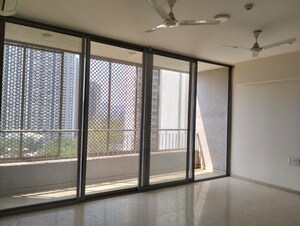 Room in 2.5 BHK Apartment at Piramal Vaikunth, Balkum Pada – for Sale