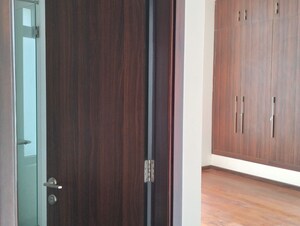 Room in 2.5 BHK Apartment at Piramal Vaikunth, Balkum Pada – for Sale