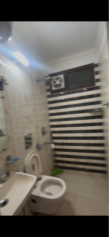 Furnished Amenities in 1 BHK Builder Floor at Gautam Nagar – for Rent