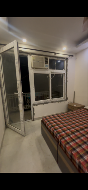 Balcony in 1 BHK Builder Floor at Gautam Nagar – for Rent