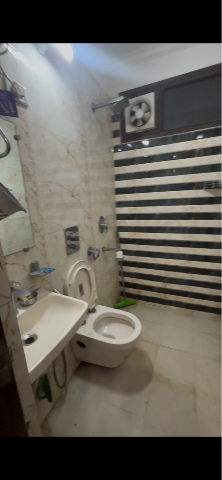 Bathroom, gautam nagar 1 Bedroom 630 Sq.Ft. Builder Floor In Gautam Nagar Delhi 9661377