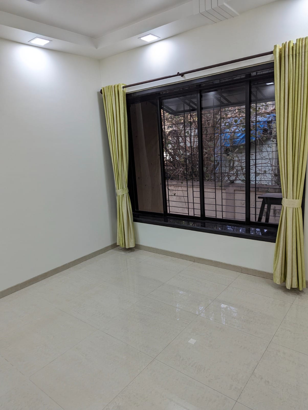 1 BHK 450 Sq.Ft. Apartment in Vaastu Omkar