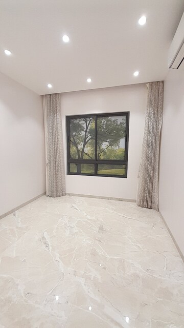 Room in 2 BHK Apartment at Kharadi – for Sale