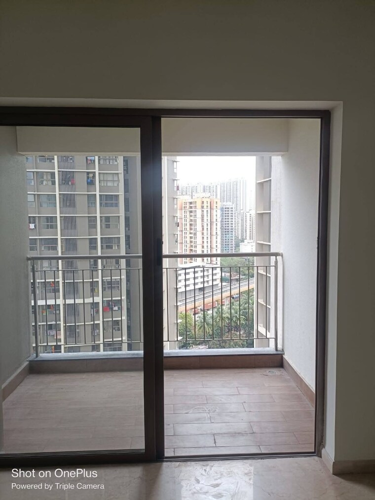 Balcony, kalpataru-paramount 2 Bedroom 900 Sq.Ft. Apartment In Kapur Bawdi Thane 9661402