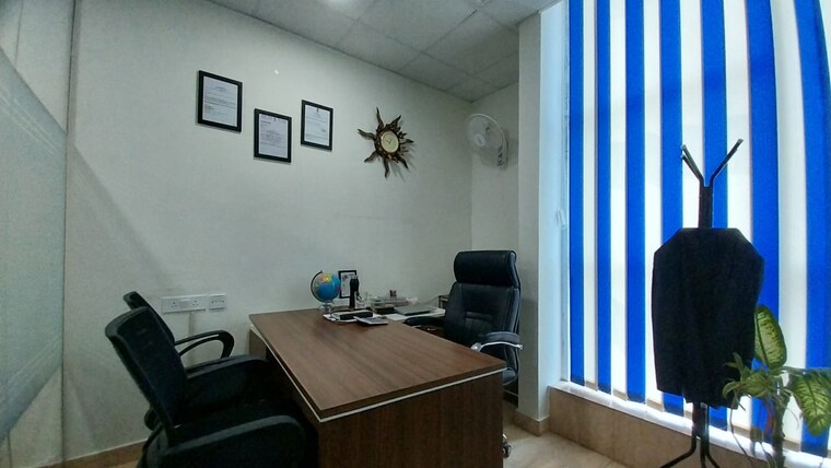 Team Area, assotech-business-cresterra Commercial Office Space 690 Sq.Ft. In Sector 135 Noida 9661420