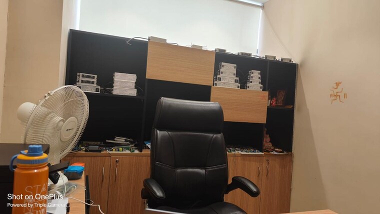 Team Area, assotech-business-cresterra Commercial Office Space 690 Sq.Ft. In Sector 135 Noida 9661421