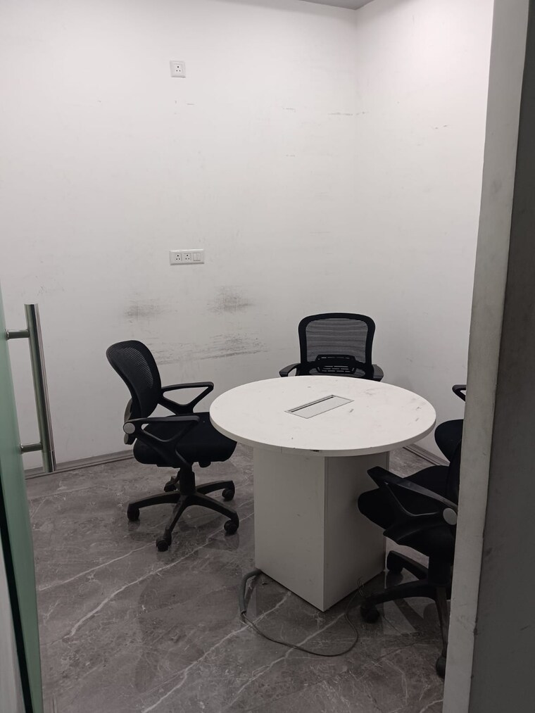Team Area, assotech-business-cresterra Commercial Office Space 1000 Sq.Ft. In Sector 135 Noida 9661425