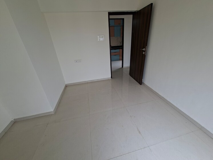 Room, godrej-emerald 2 Bedroom 801 Sq.Ft. Apartment In Ghodbunder Road Thane 9661474